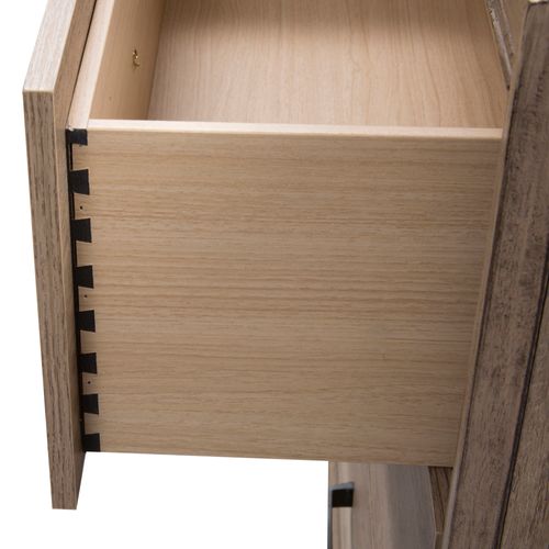 Vally Dresser