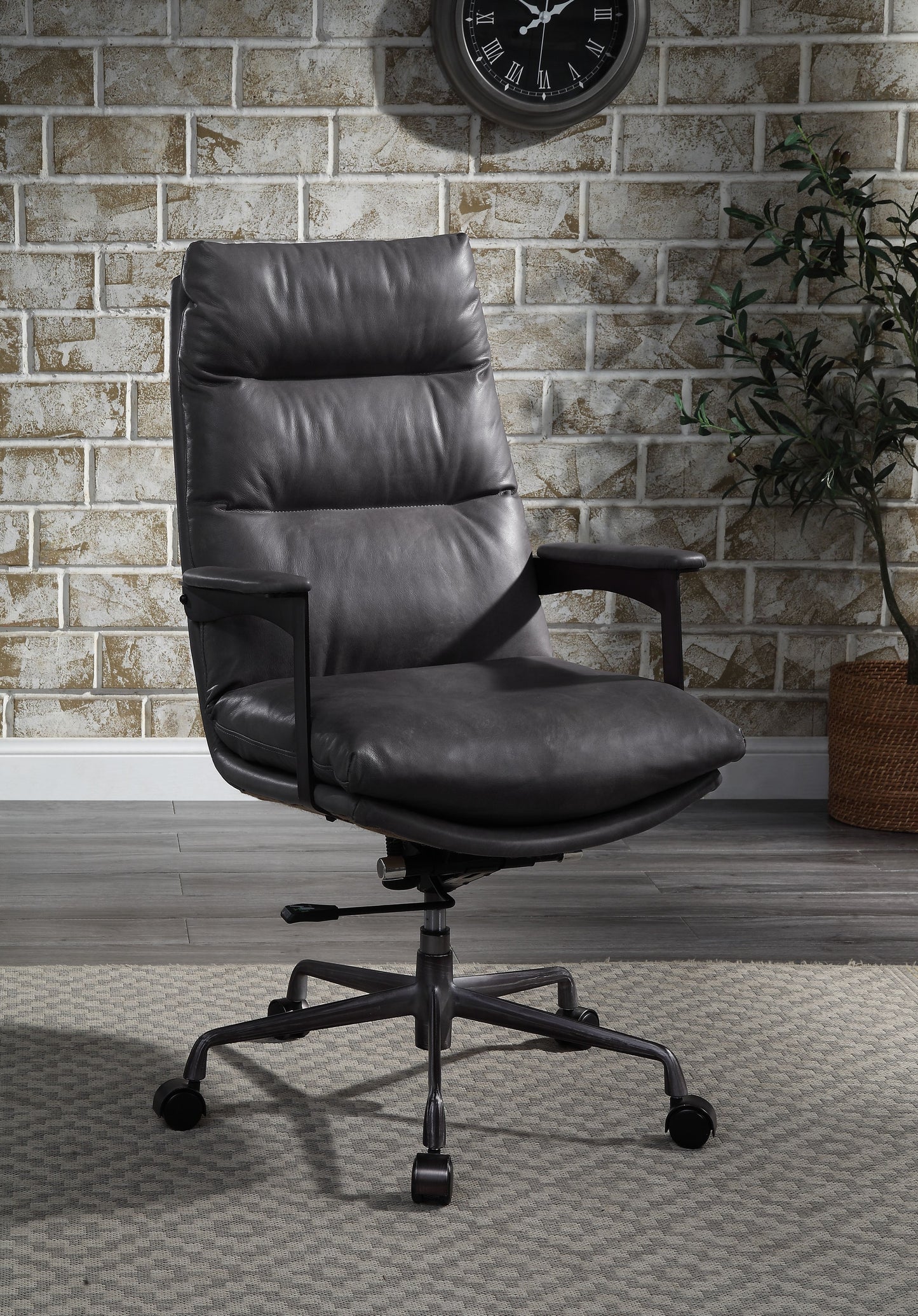Crusa Desk Chair