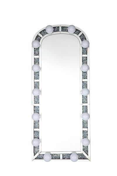 Nora ||| Mirror